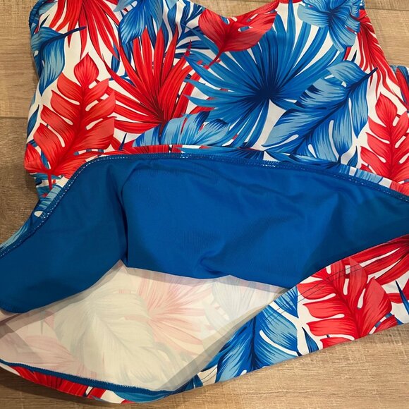 SUNSETS WOMENS PATRIOTIC BLUE AND RED TANKINI TOP SWIM 34DD - Picture 3 of 8